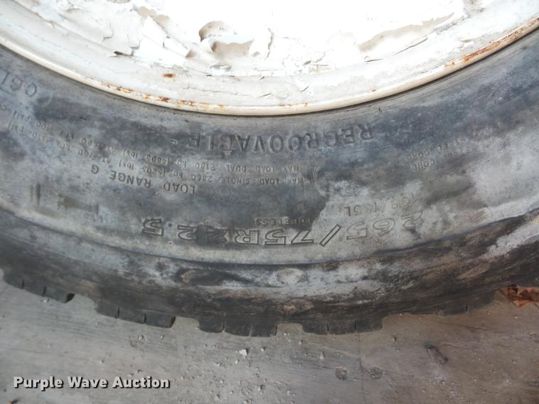 image for item DD2009 295/75R22.5 tires and wheels