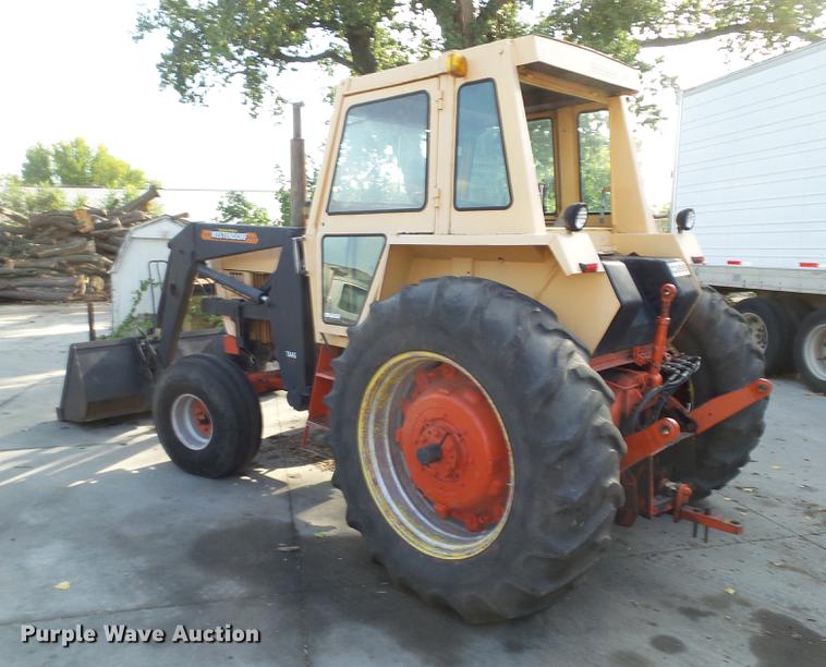 image for item DH9460 1972 Case 1370 tractor