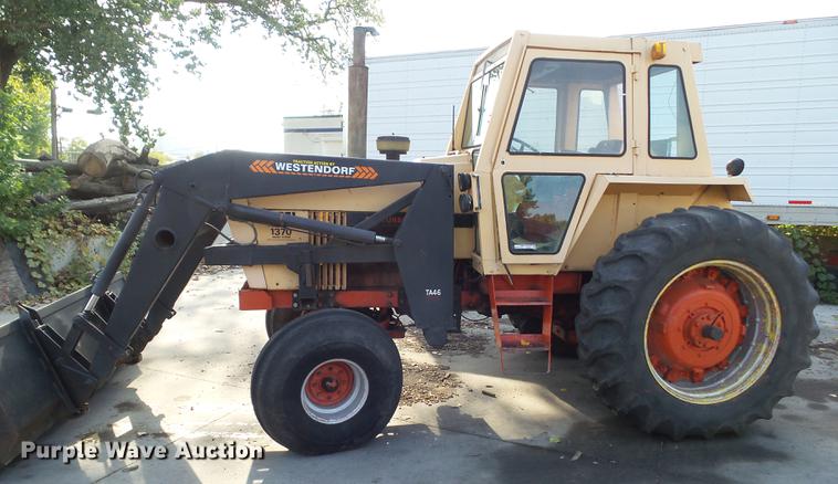 image for item DH9460 1972 Case 1370 tractor