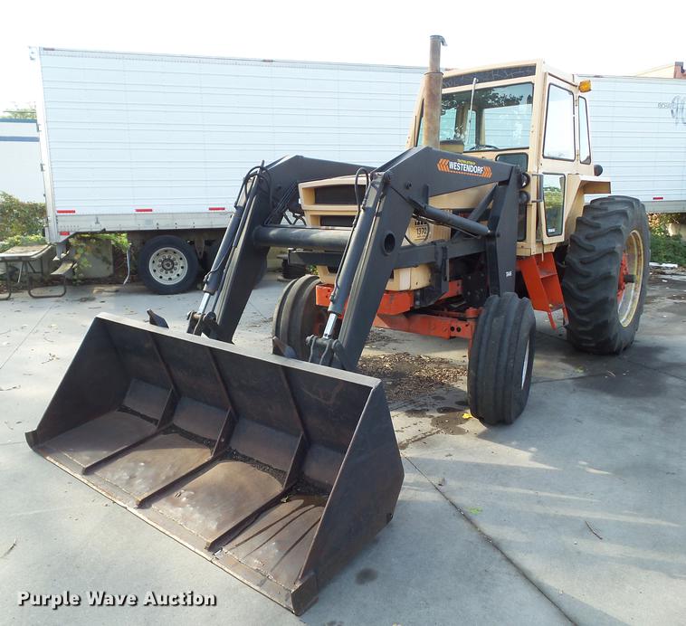 image for item DH9460 1972 Case 1370 tractor
