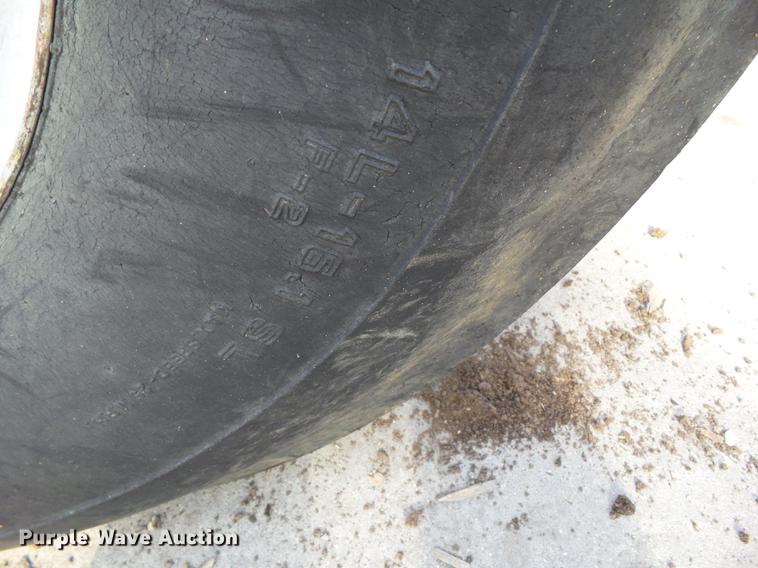 image for item DH9460 1972 Case 1370 tractor