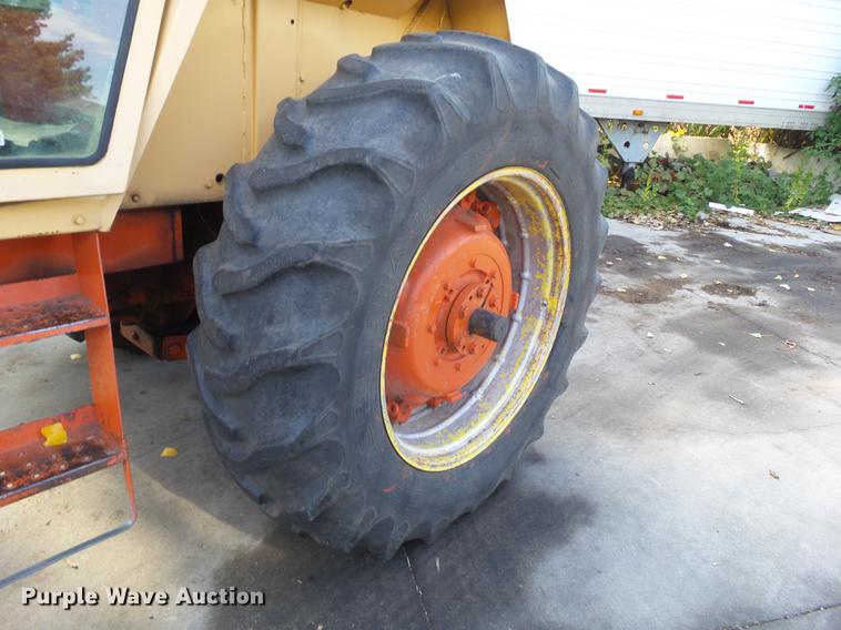 image for item DH9460 1972 Case 1370 tractor