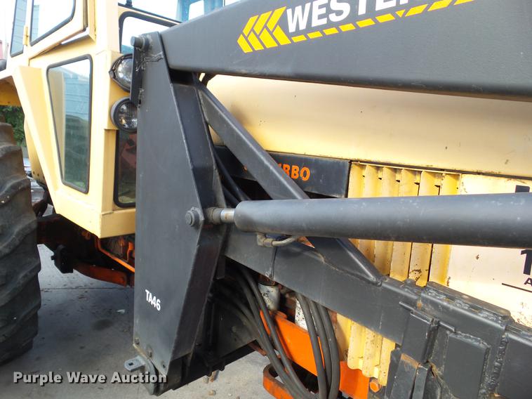 image for item DH9460 1972 Case 1370 tractor