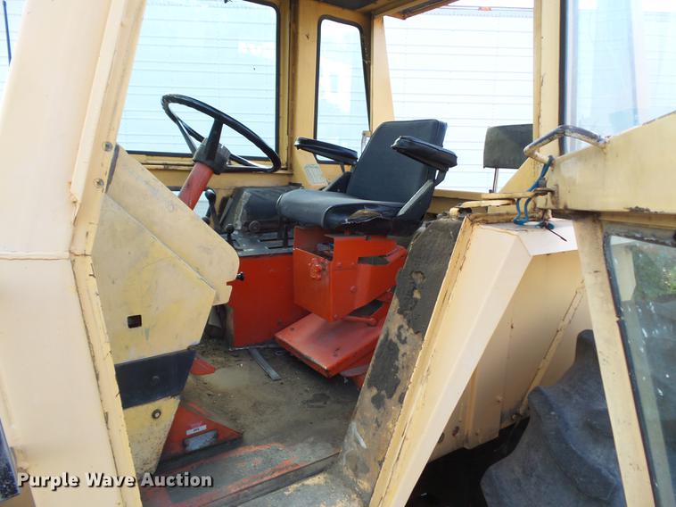 image for item DH9460 1972 Case 1370 tractor