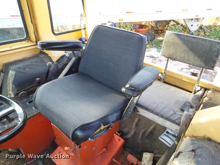 image for item DH9460 1972 Case 1370 tractor