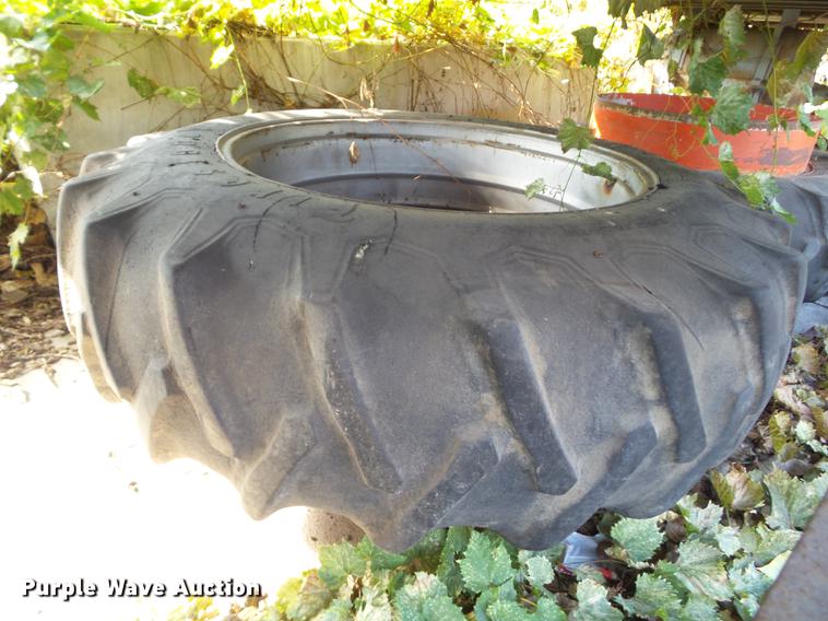 image for item DH9460 1972 Case 1370 tractor