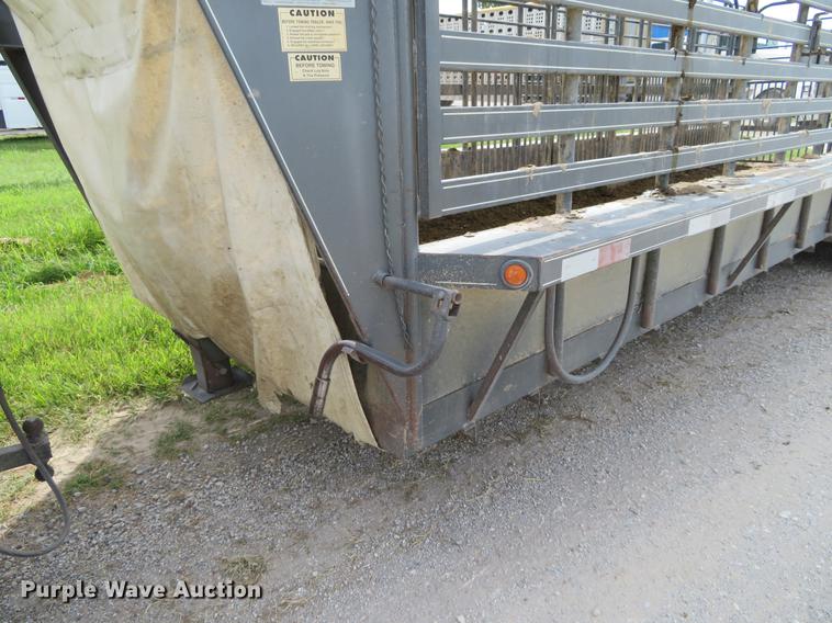 image for item DI9860 2008 Titan livestock trailer