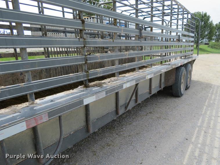 image for item DI9860 2008 Titan livestock trailer