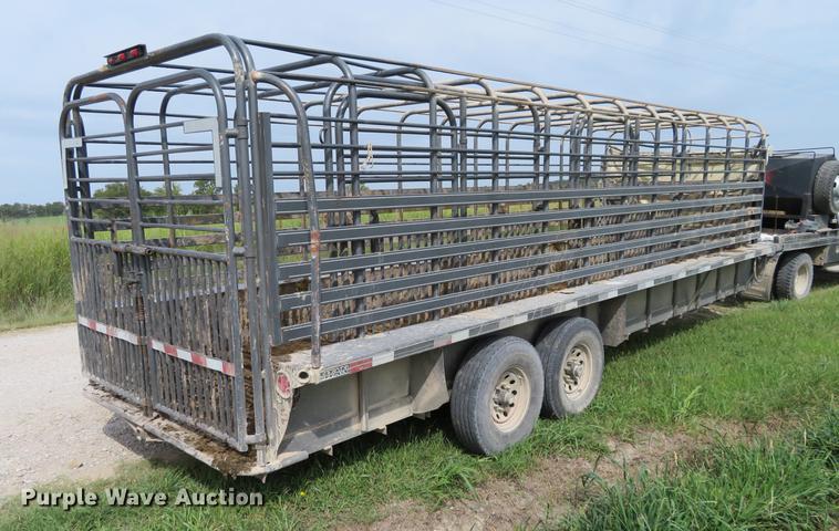 image for item DI9860 2008 Titan livestock trailer