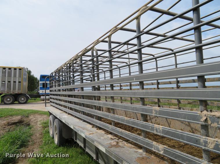 image for item DI9860 2008 Titan livestock trailer