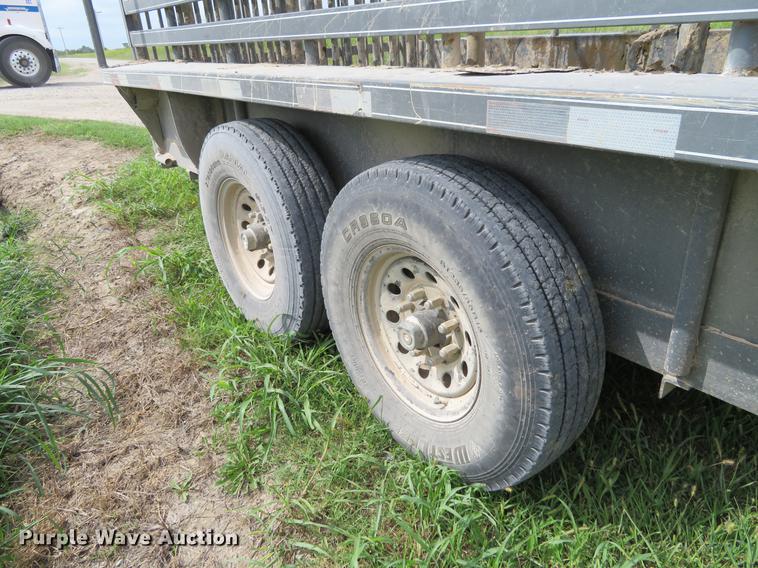 image for item DI9860 2008 Titan livestock trailer