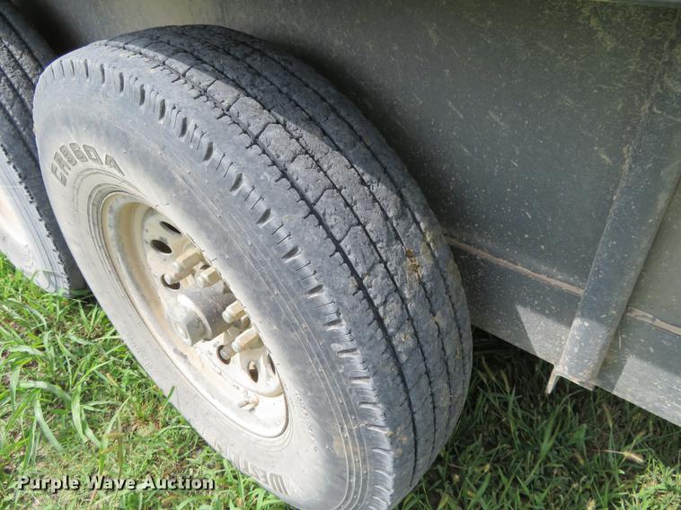 image for item DI9860 2008 Titan livestock trailer