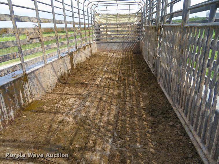 image for item DI9860 2008 Titan livestock trailer