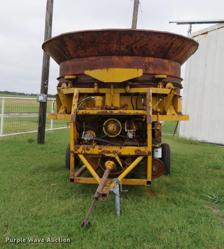 image for item DI9891 HayBuster Big Bite H1000 bale processor