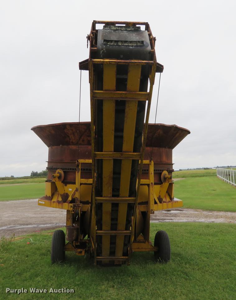 image for item DI9891 HayBuster Big Bite H1000 bale processor