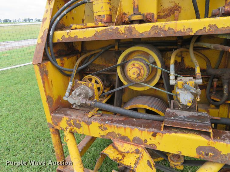 image for item DI9891 HayBuster Big Bite H1000 bale processor