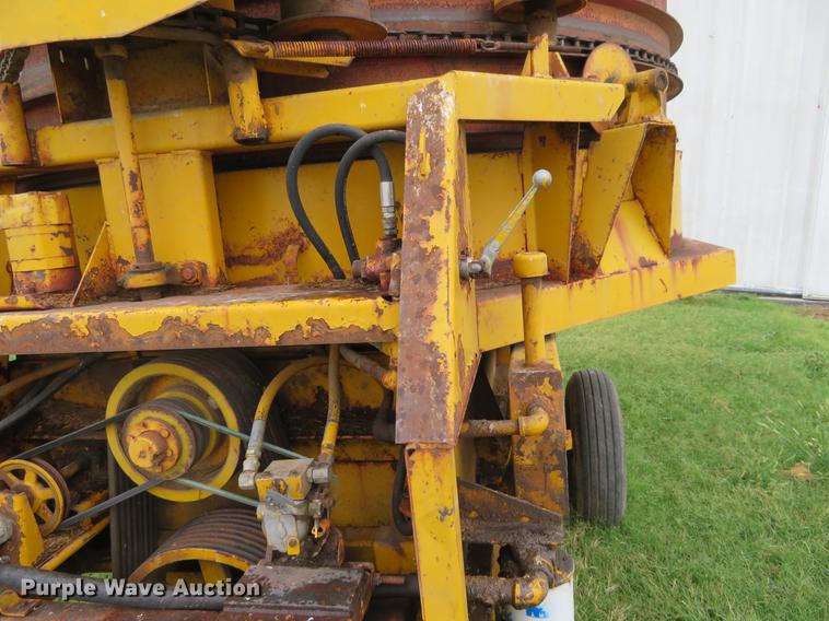 image for item DI9891 HayBuster Big Bite H1000 bale processor