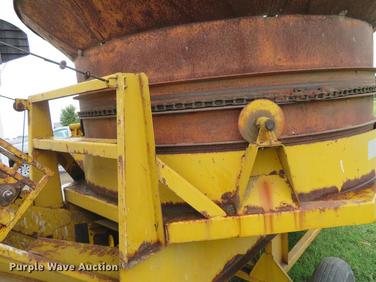 image for item DI9891 HayBuster Big Bite H1000 bale processor