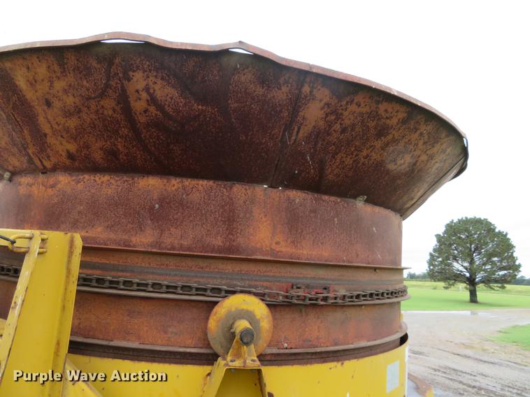 image for item DI9891 HayBuster Big Bite H1000 bale processor