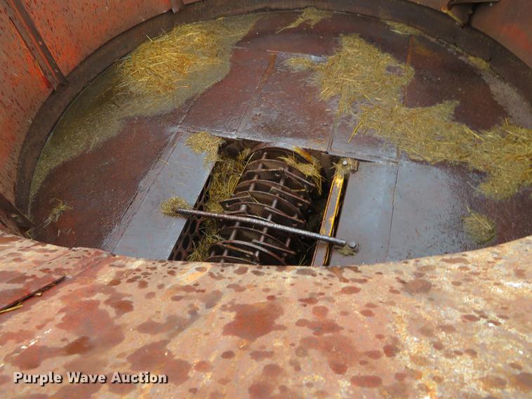 image for item DI9891 HayBuster Big Bite H1000 bale processor