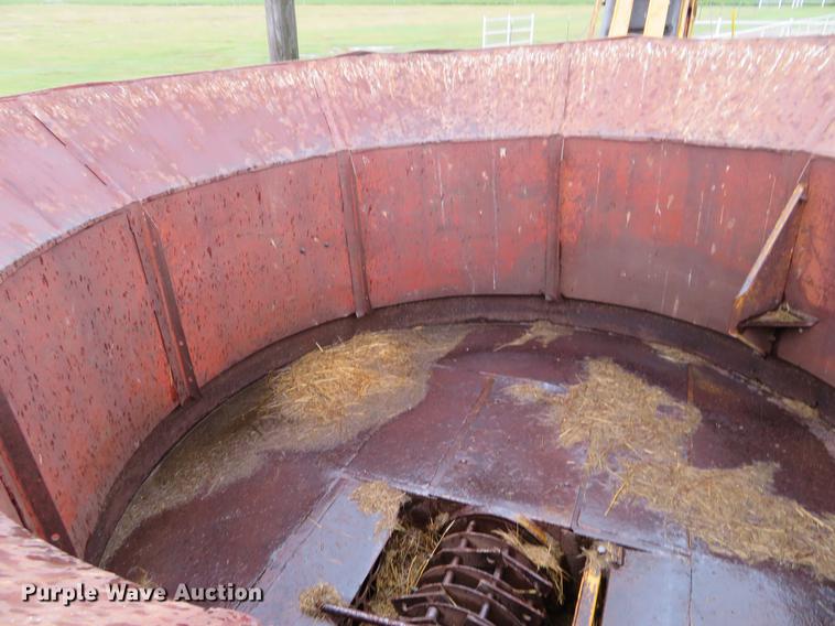 image for item DI9891 HayBuster Big Bite H1000 bale processor