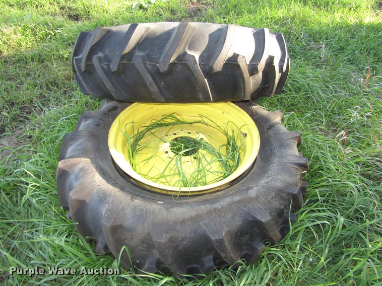 image for item DO9086 (2) Firestone 13.6-26 tires and wheels