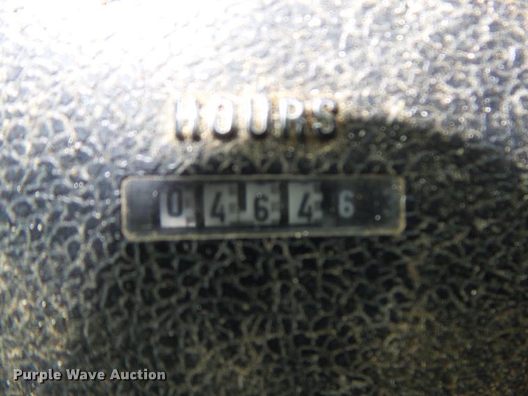 image for item DR9214 1981 International 1460 combine