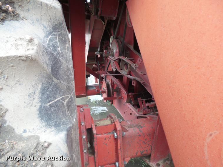 image for item DR9214 1981 International 1460 combine