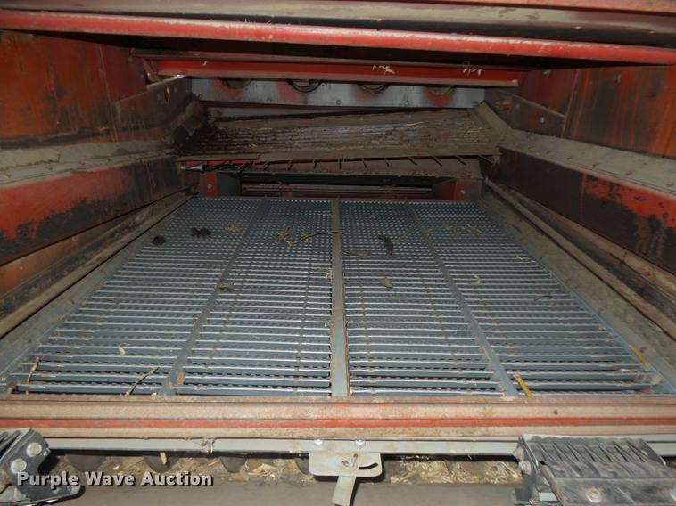 image for item DR9214 1981 International 1460 combine