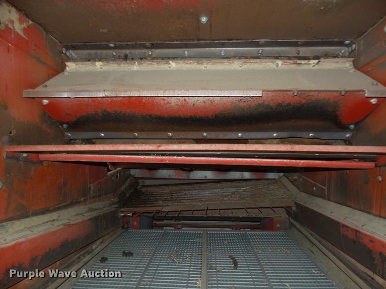 image for item DR9214 1981 International 1460 combine