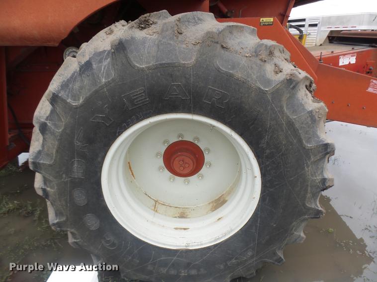 image for item DR9214 1981 International 1460 combine