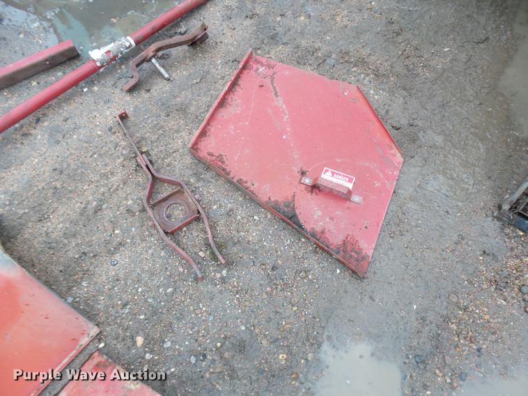 image for item DR9214 1981 International 1460 combine