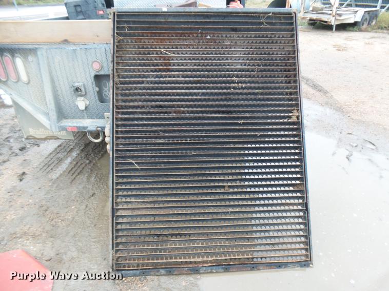 image for item DR9214 1981 International 1460 combine