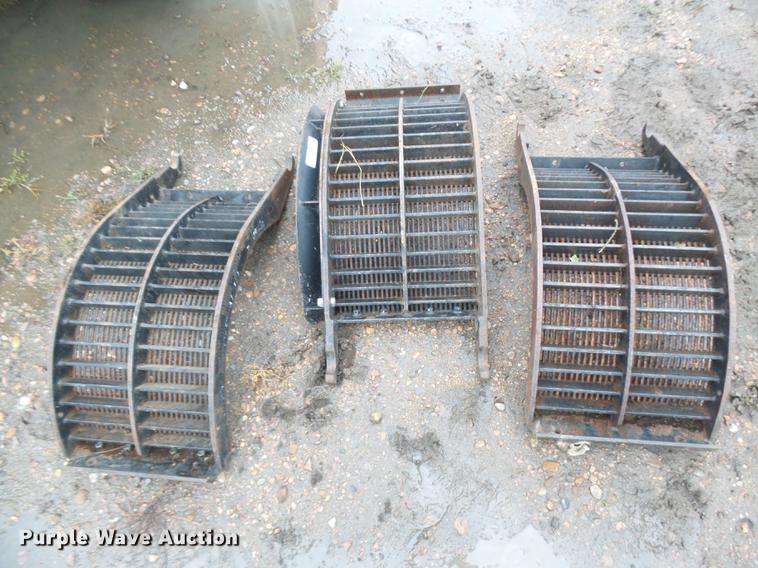 image for item DR9214 1981 International 1460 combine