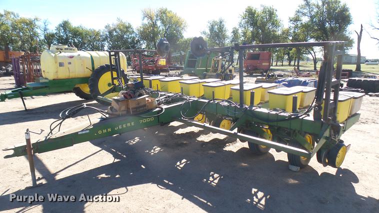 image for item DV9087 John Deere 7000 planer