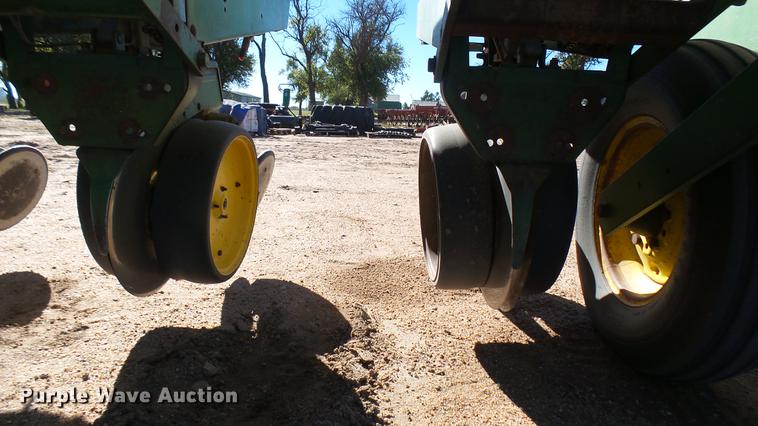 image for item DV9087 John Deere 7000 planer