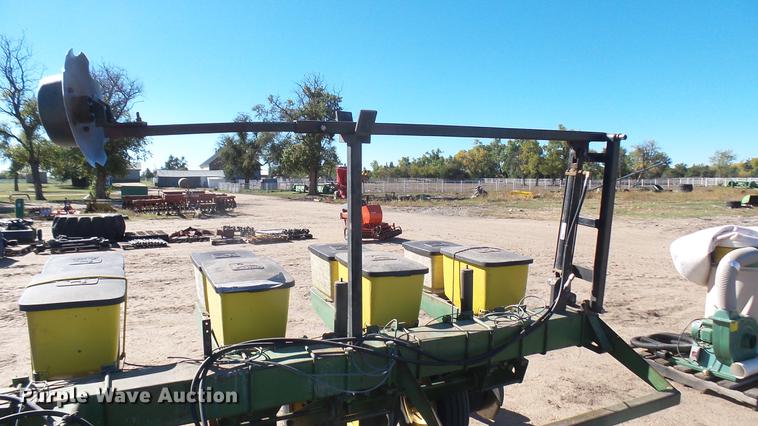 image for item DV9087 John Deere 7000 planer