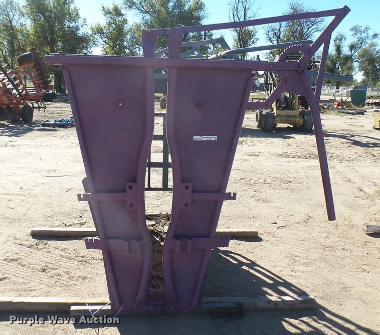 image for item DV9090 Squeeze chute