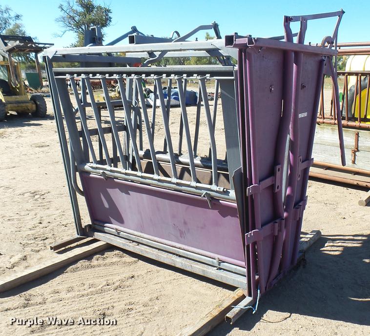 image for item DV9090 Squeeze chute