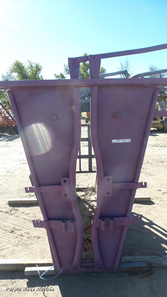 image for item DV9090 Squeeze chute