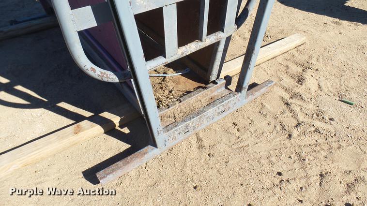 image for item DV9090 Squeeze chute