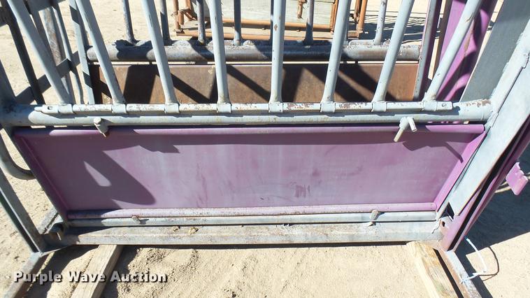 image for item DV9090 Squeeze chute