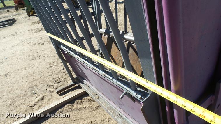 image for item DV9090 Squeeze chute