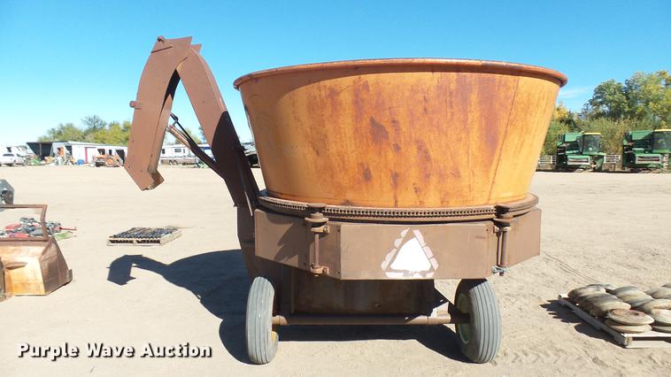 image for item DV9093 Roto-grind tub grinder