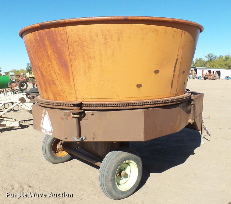 image for item DV9093 Roto-grind tub grinder