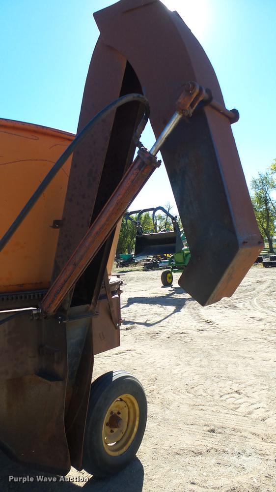 image for item DV9093 Roto-grind tub grinder