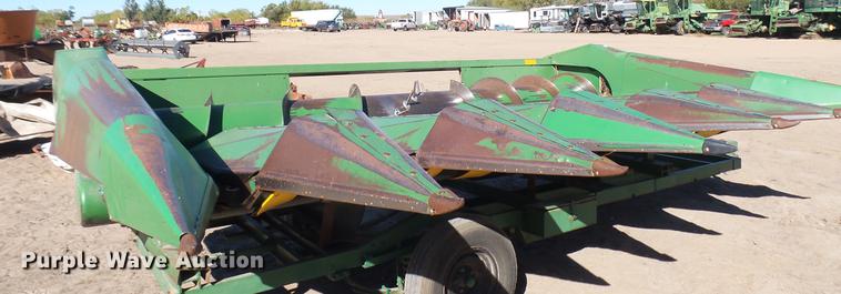 image for item DV9099 John Deere 653A row crop head