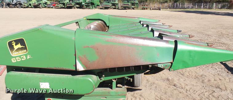 image for item DV9099 John Deere 653A row crop head