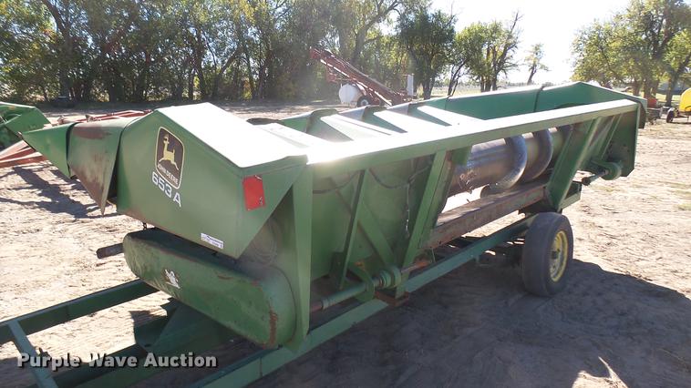 image for item DV9099 John Deere 653A row crop head