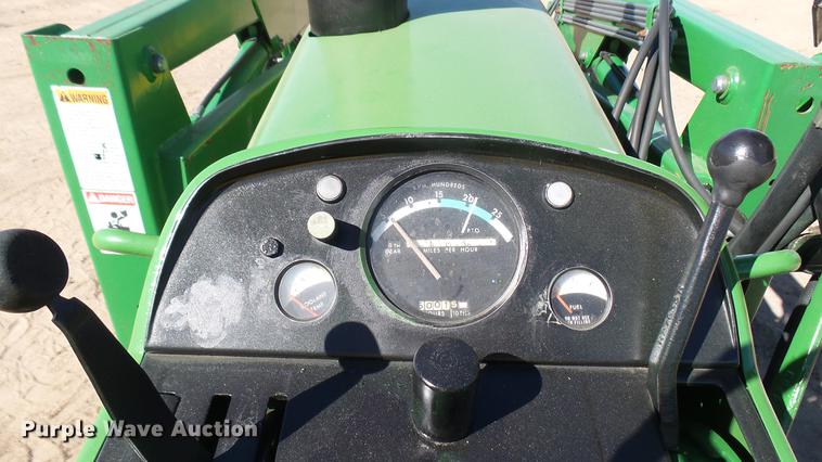 image for item DW9170 John Deere 3020 tractor